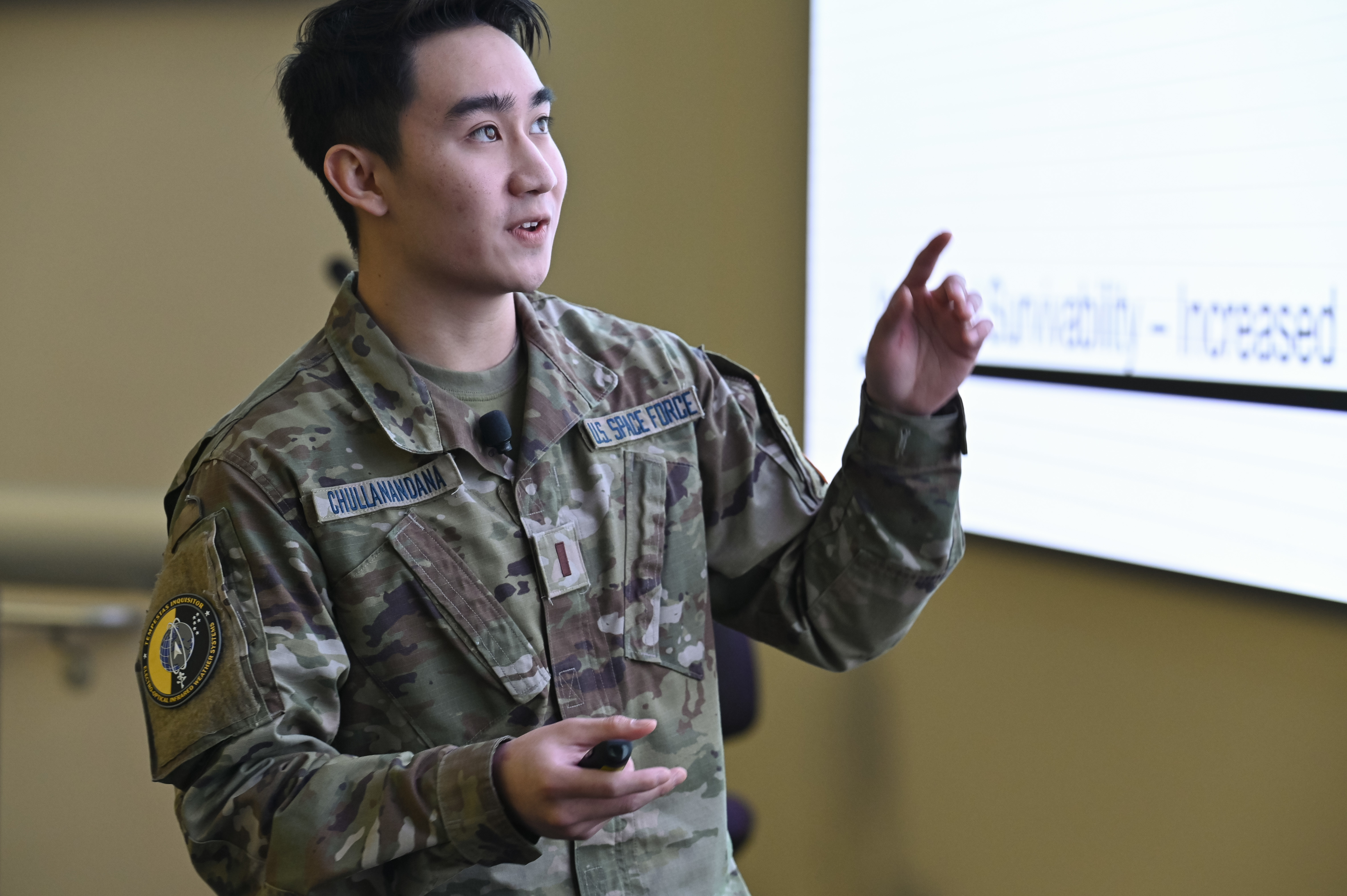 Airman giving a brief